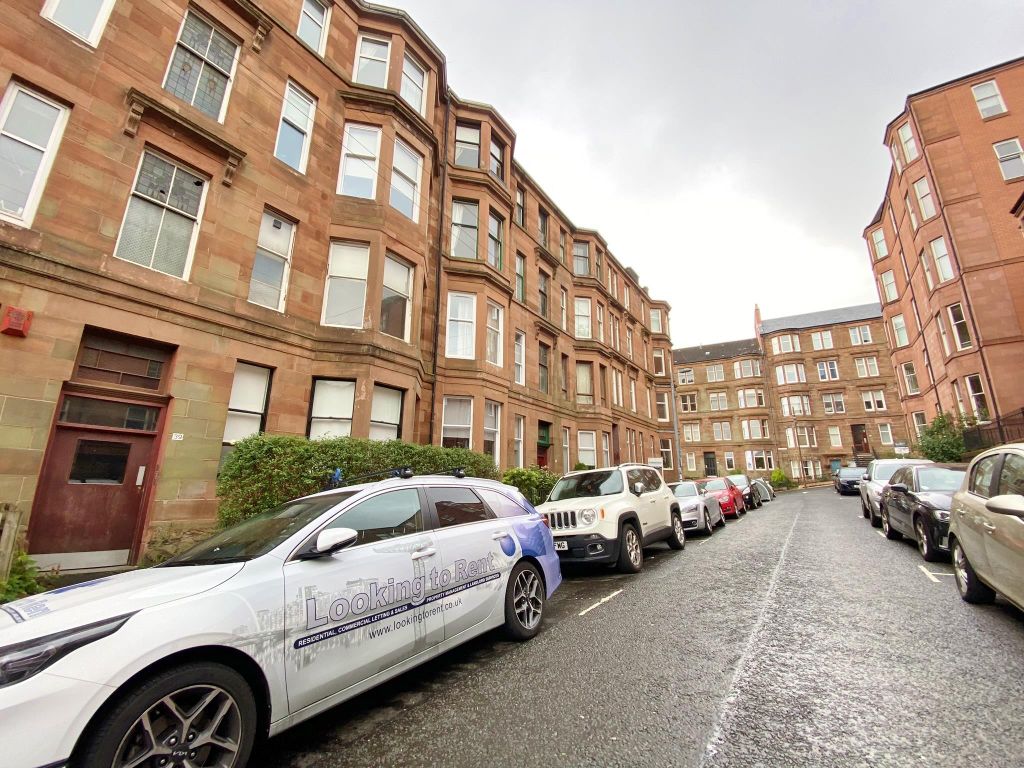 2 bed flat to rent in 43 Caird Drive, Partickhill, Glasgow G11 Zoopla