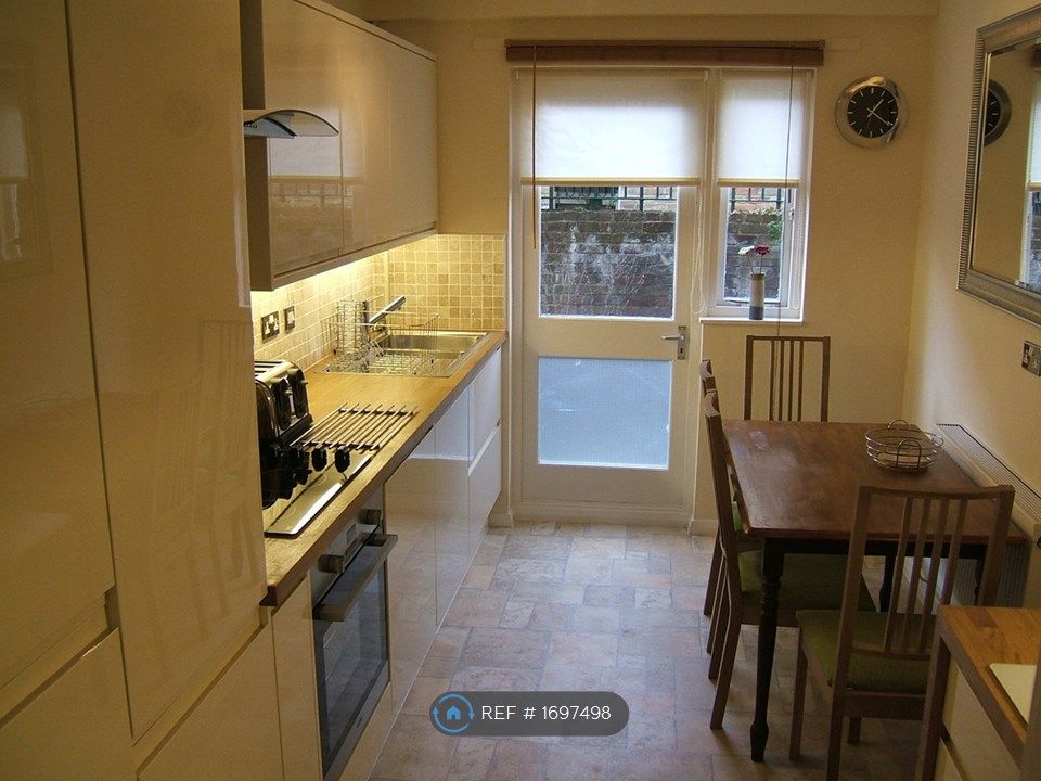 2 bed flat to rent in Newington Butts, London SE17 Zoopla