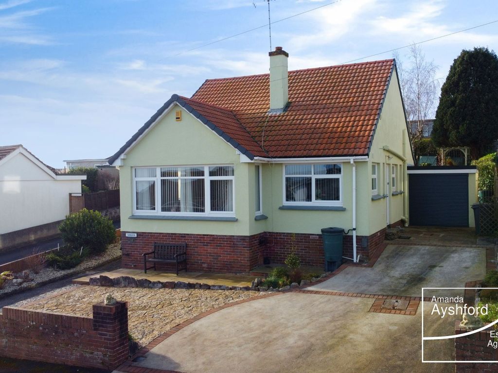 3 bed bungalow for sale in Laura Grove, Preston, Paignton TQ3, £425,000