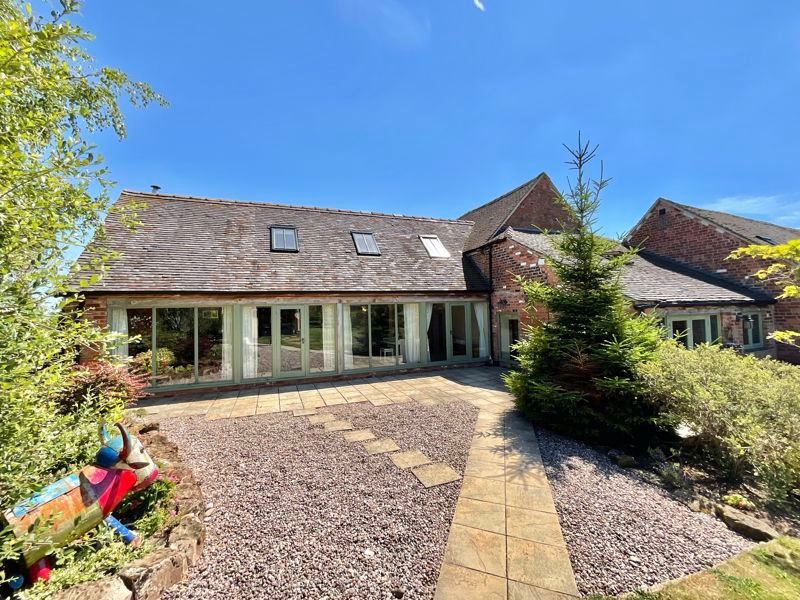 5 bed barn conversion for sale in Clayalders Bank, Eccleshall, Stafford