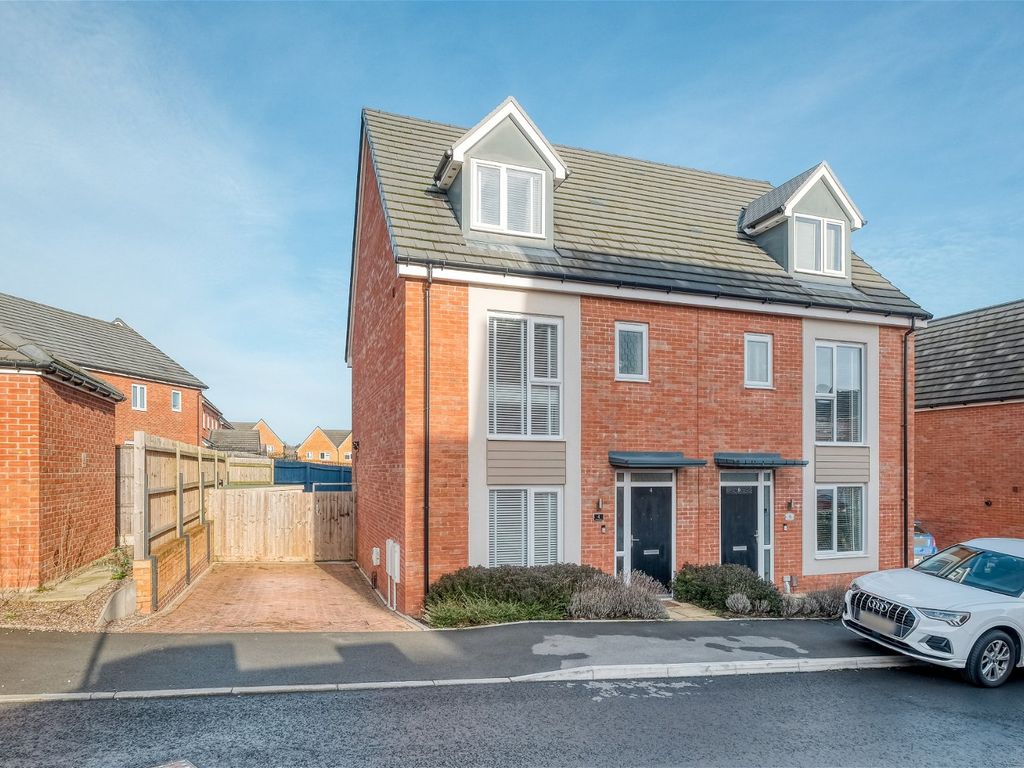 4 bed semidetached house for sale in Newman Drive, Cofton Hackett