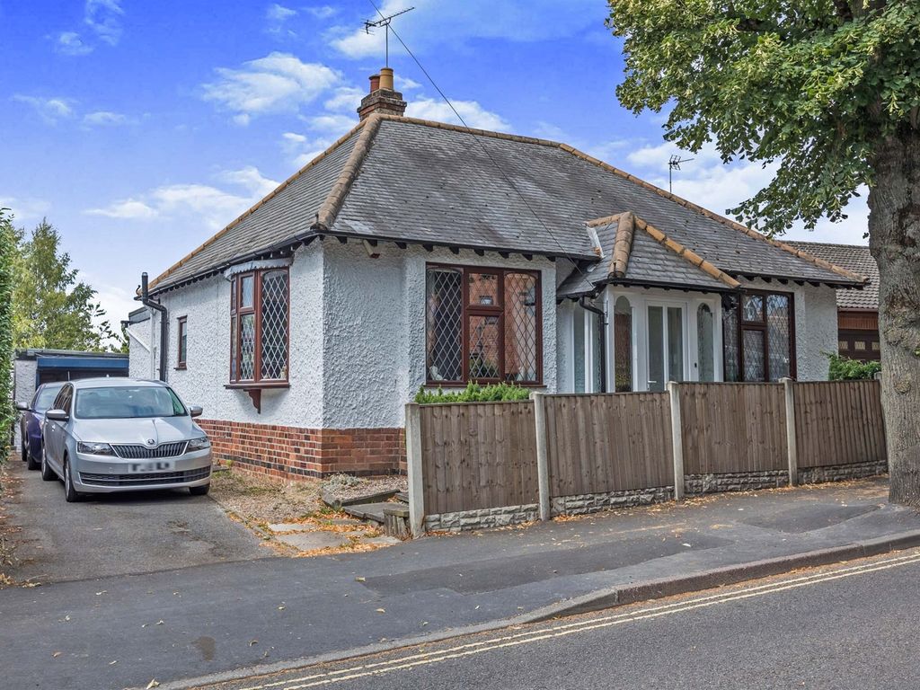 3 bed detached bungalow for sale in King Avenue, Ilkeston DE7