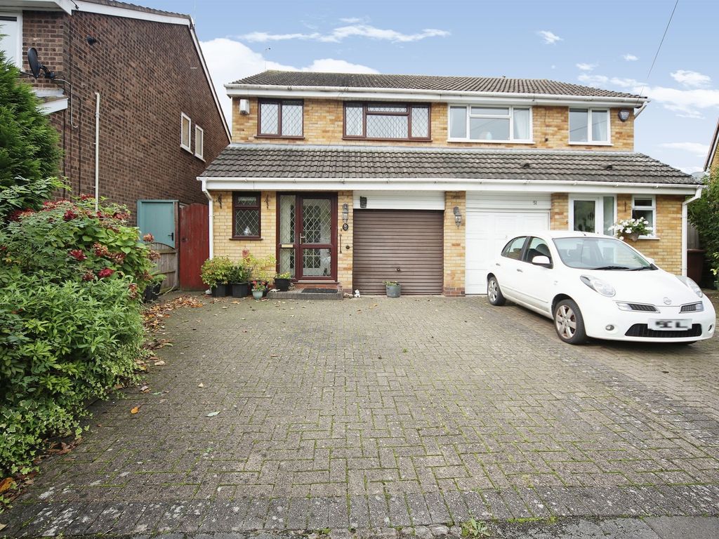3 bed semidetached house for sale in Leafield Road, Solihull B92, £