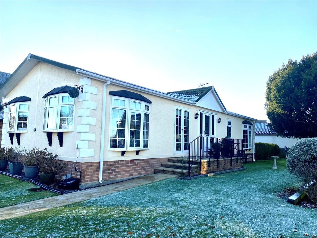 2 bed mobile/park home for sale in Halcyon Park, Pooles Lane