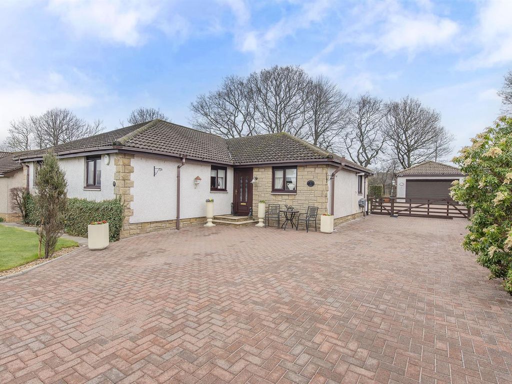 4 bed detached bungalow for sale in 7 Coalpots Way, Fishcross, Alloa