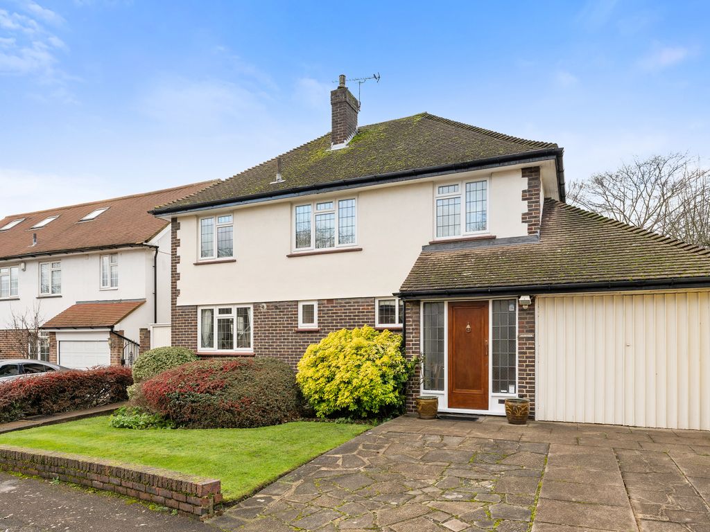 4 bed detached house for sale in Hermitage Close, London E18 Zoopla