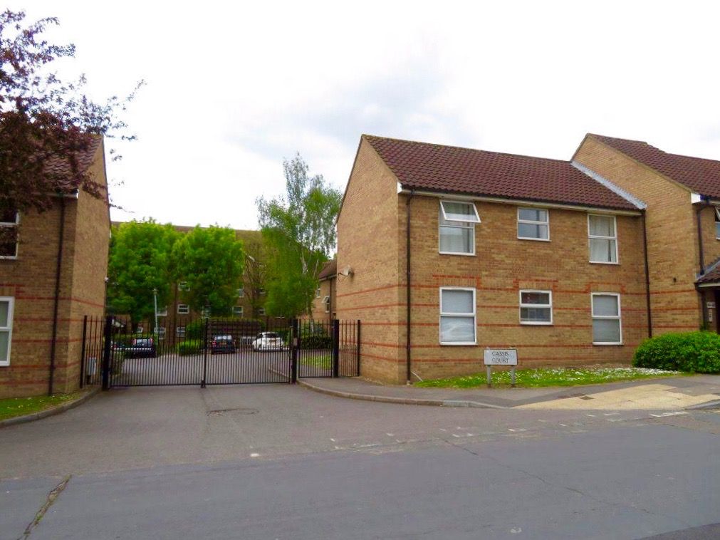 2 bed flat to rent in Cassis Court, Loughton, Essex IG10 Zoopla