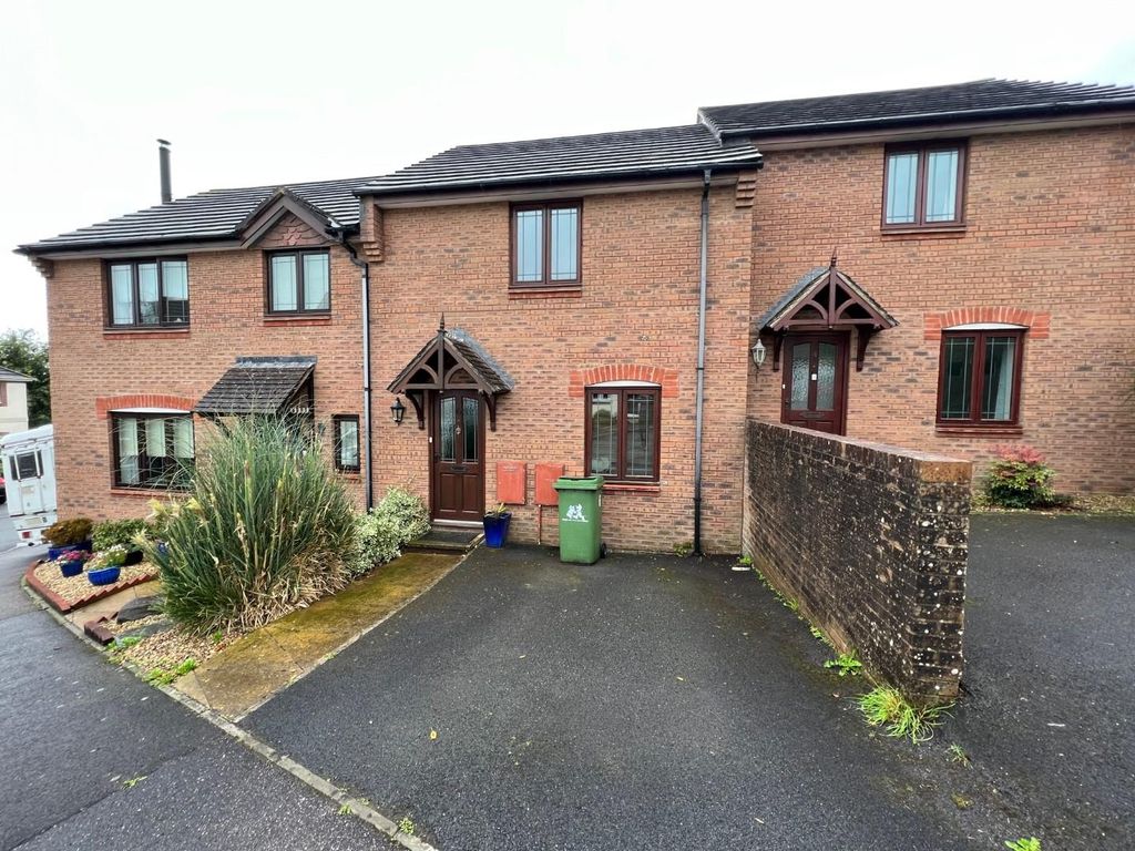 2 bed terraced house to rent in Marlen Court, Bideford EX39, £750 pcm
