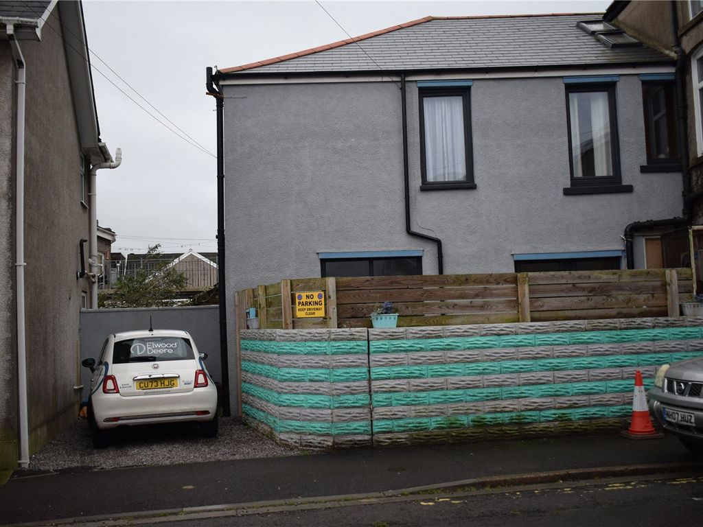 2 bed flat for sale in Suffolk Place, Porthcawl CF36, £170,000 Zoopla