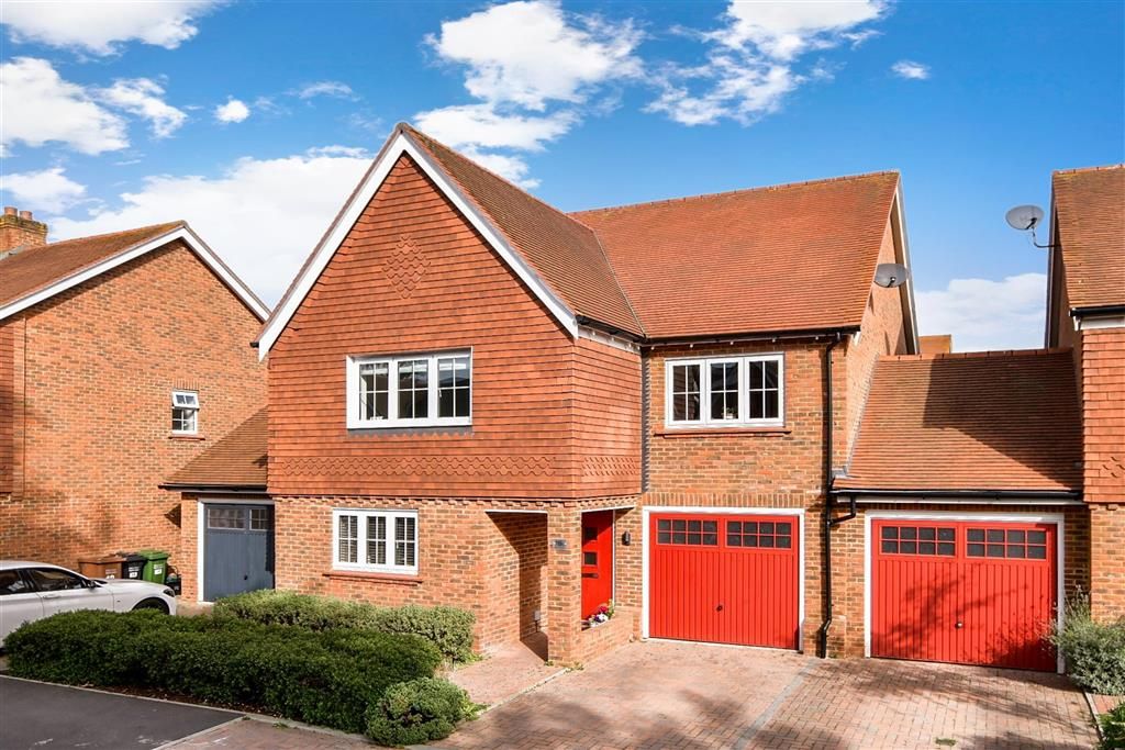 4 bed detached house for sale in Hayton Crescent, Tadworth, Surrey KT20