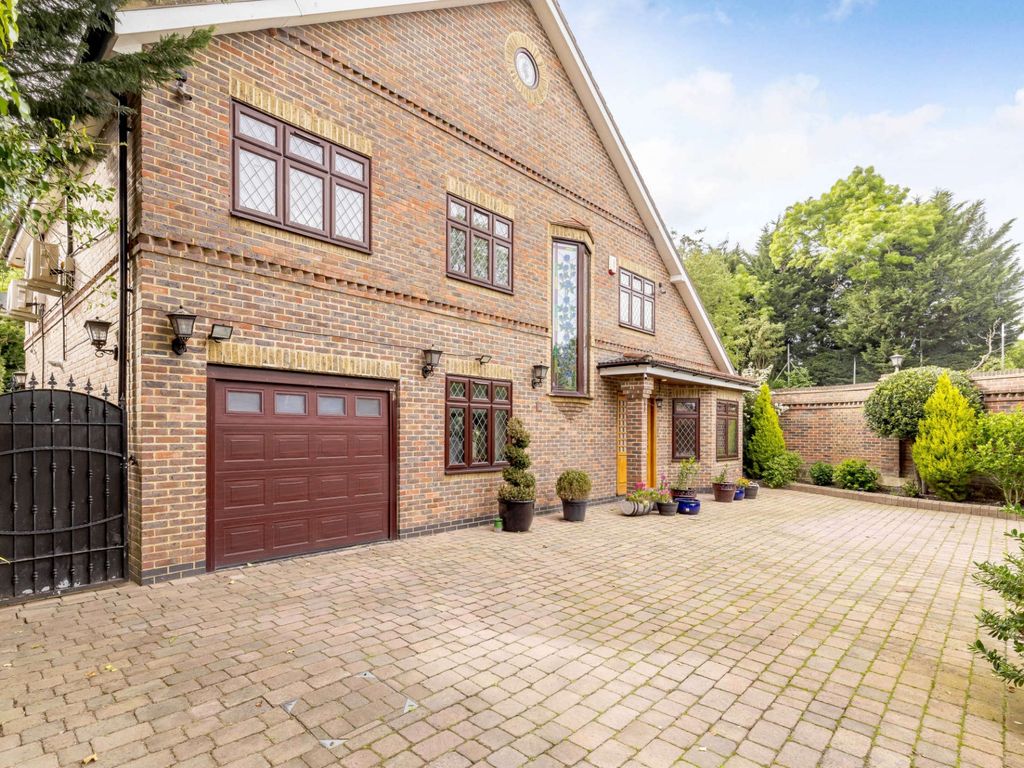 5 bed detached house for sale in Royston Park Road, Hatch End, Pinner