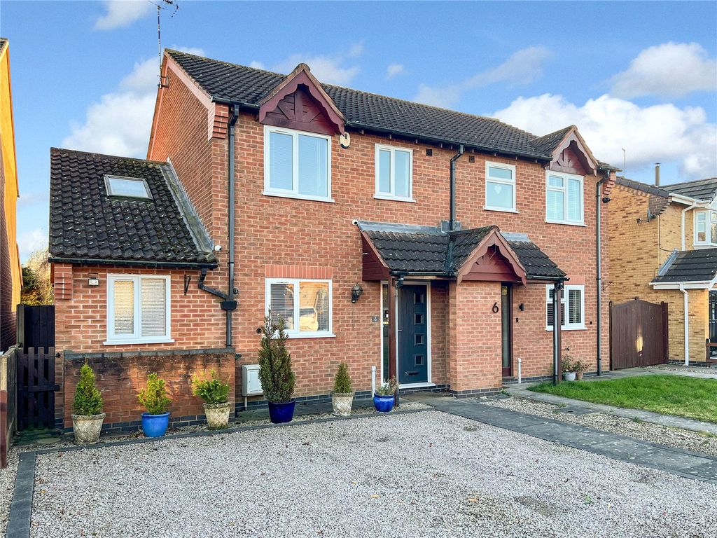 3 bed semidetached house for sale in Hill Close, Stoney Stanton