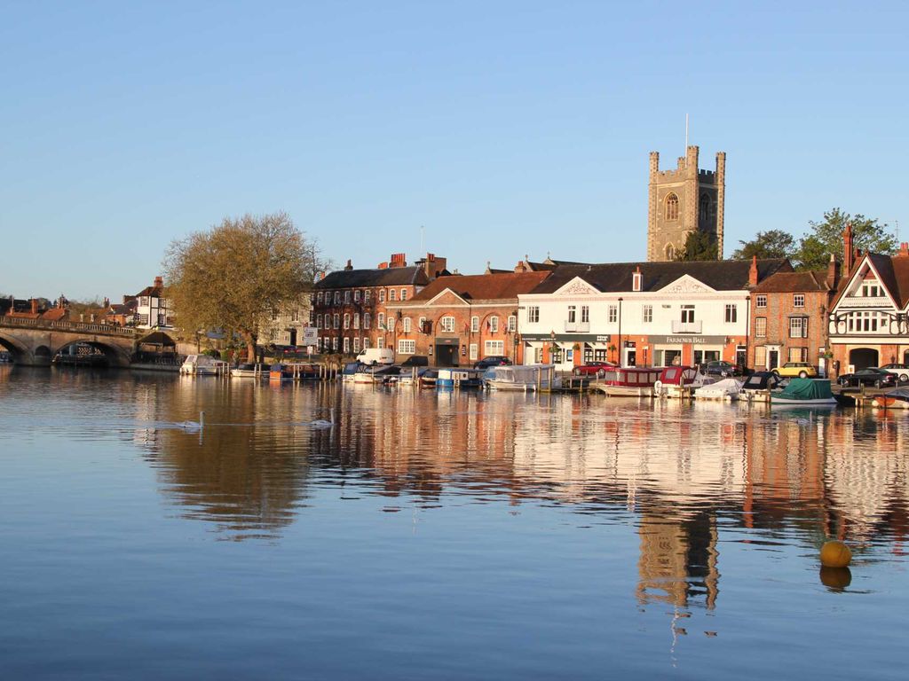 2 bed flat to rent in Thameside, Henley On Thames RG9, £3,000 pcm Zoopla