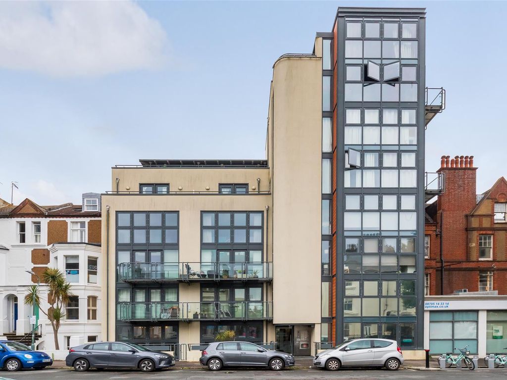 2 bed flat for sale in Connaught Road, Hove BN3 Zoopla