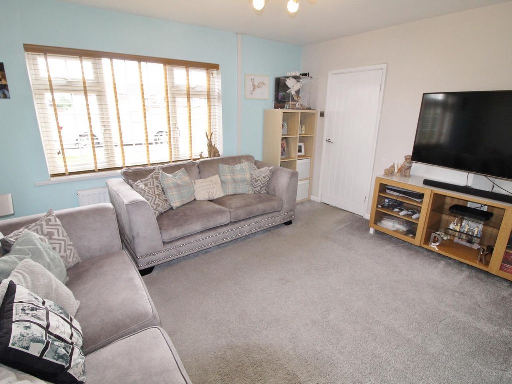 4 bed semidetached house for sale in Langwith Road, Bolsover