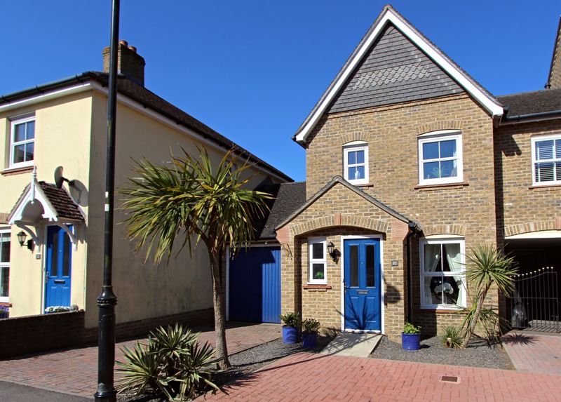 2 bed semidetached house for sale in Crofton Square, SherfieldOn