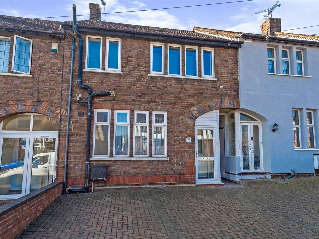 4 bed terraced house for sale in Trinity Road, Luton, Bedfordshire LU3