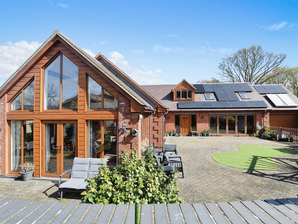 4 bed detached house for sale in Hall Park Lane, Rushden NN10 Zoopla