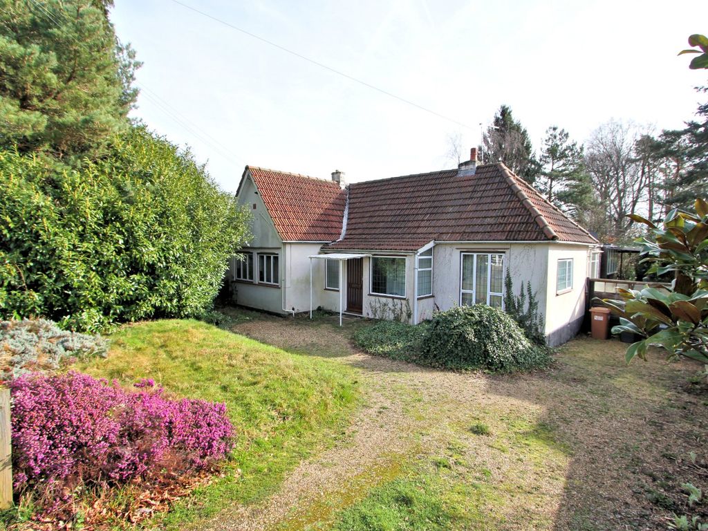 3 bed bungalow for sale in Mardley Hill, Oaklands, Welwyn