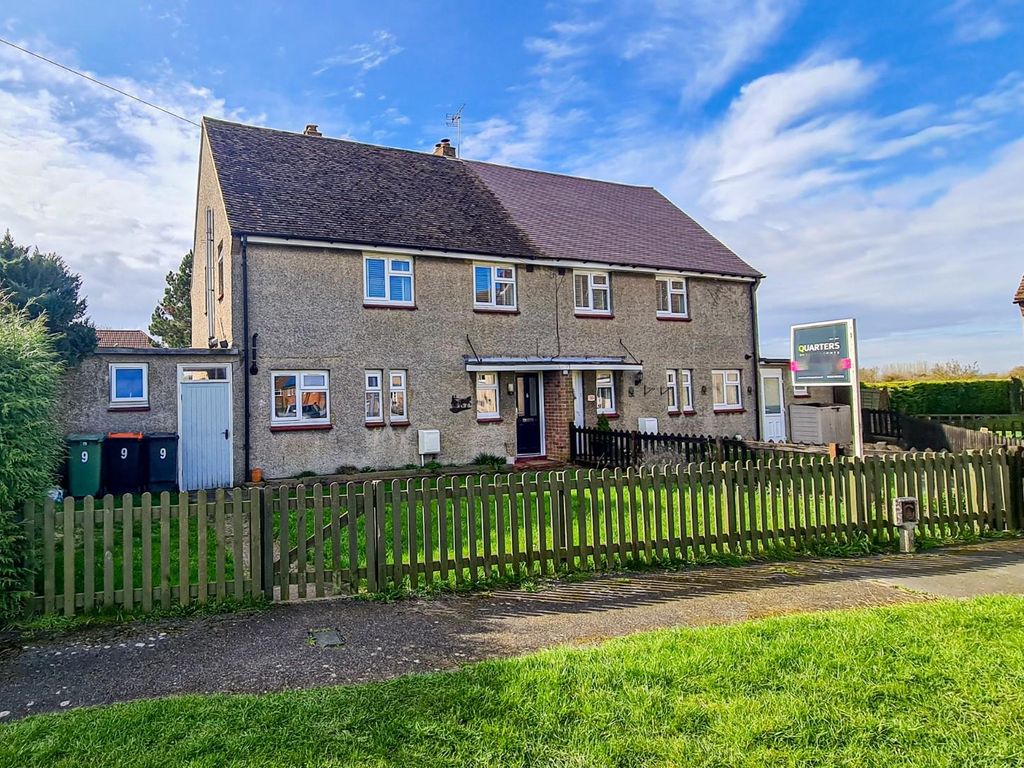 3 bed semidetached house for sale in Greenways, Eaton Bray, Dunstable