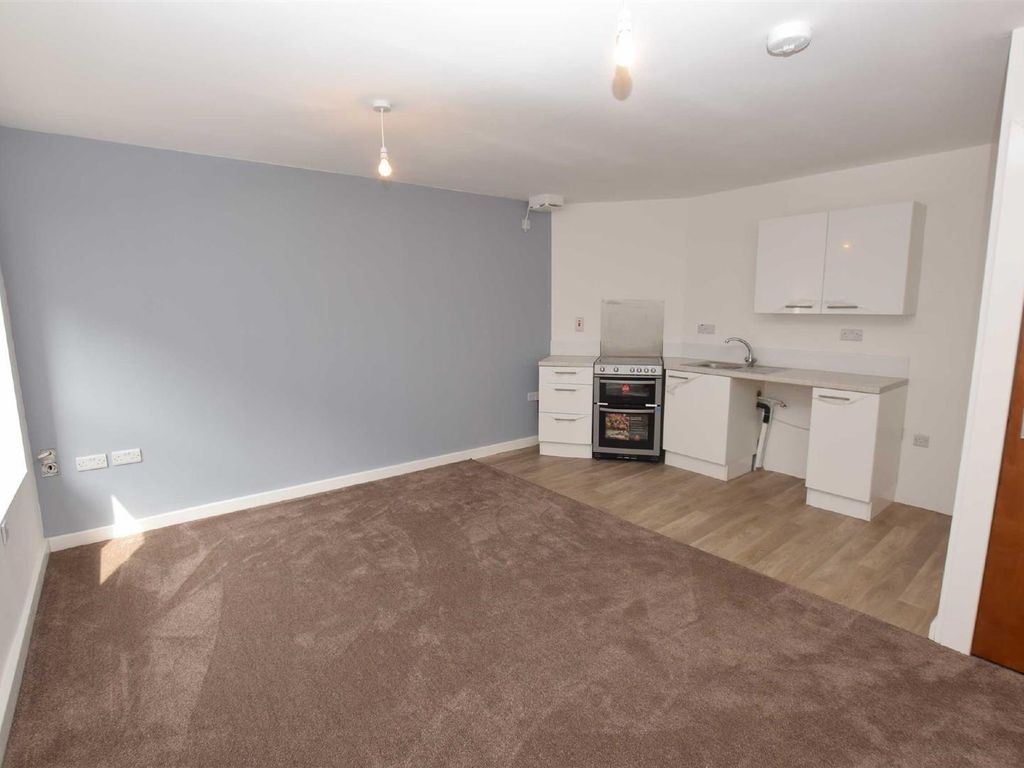 1 bed flat to rent in Bethesda Street, Burnley BB11, £450 pcm Zoopla