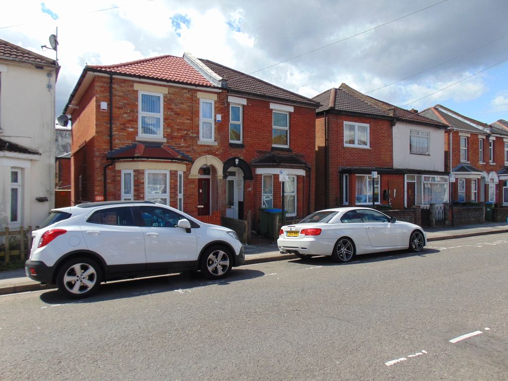 3 bed semidetached house to rent in Sydney Road, Shirley, Southampton