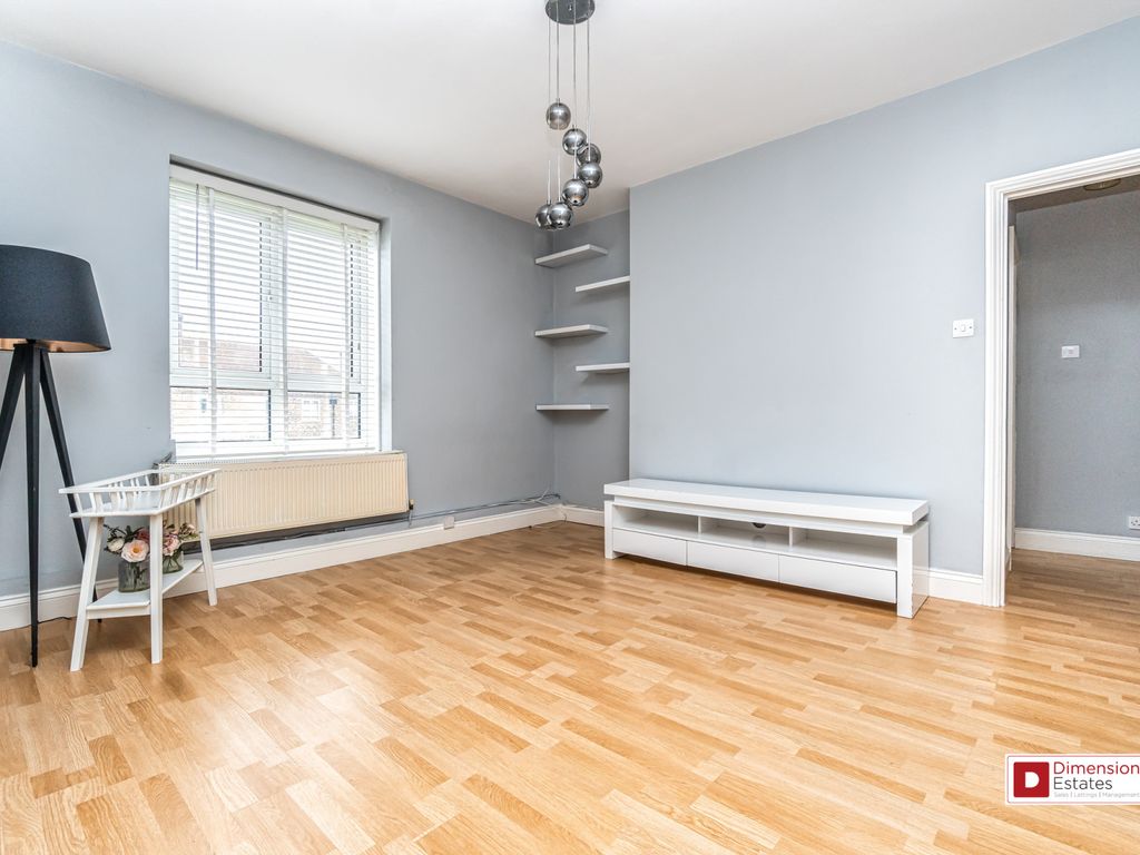 2 bed flat to rent in Upper Clapton Road, Upper Clapton, Hackney E5, £