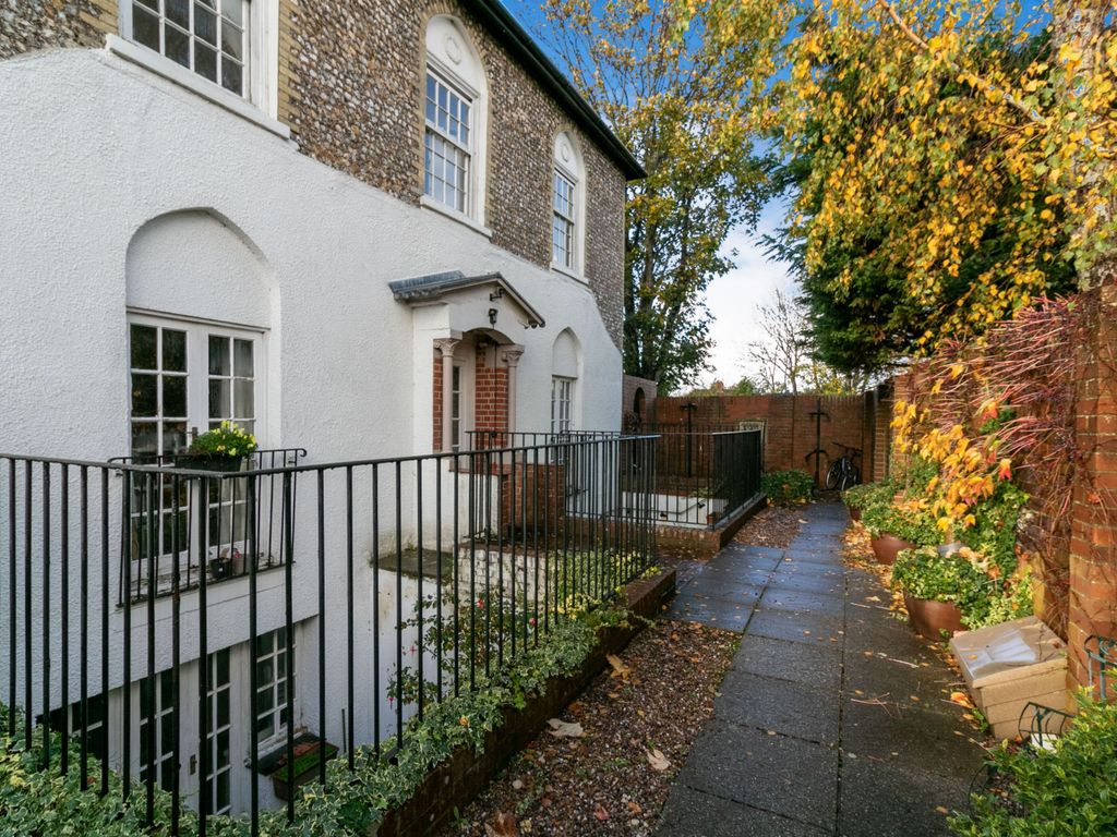 St. Pauls Road, Chichester, West Sussex PO19