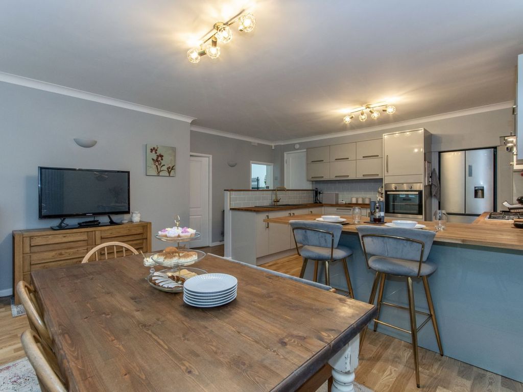 6 bed detached house for sale in Boxley Road, Chatham ME5 Zoopla