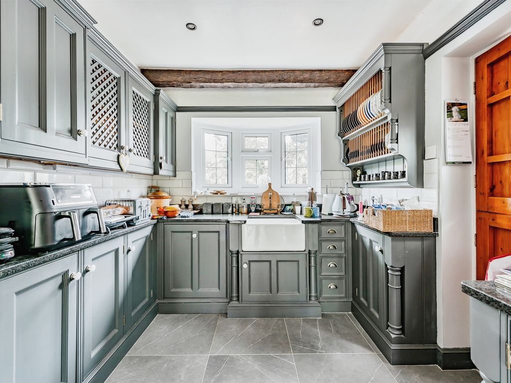 3 bed bungalow for sale in Worth Park Avenue, Pound Hill, Crawley RH10