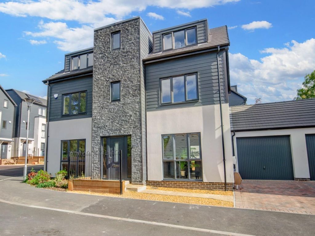 Harrys Orchard, Searle Court Avenue, Brislington BS4  