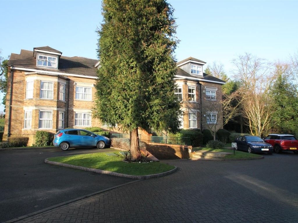 2 bed flat for sale in The Laurels, Magpie Hall Road, Bushey Heath WD23