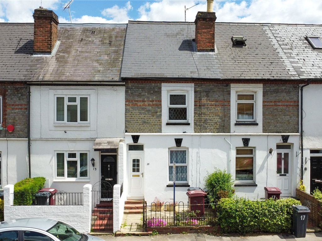 3 bed terraced house for sale in Elgar Road, Reading, Berkshire RG2, £