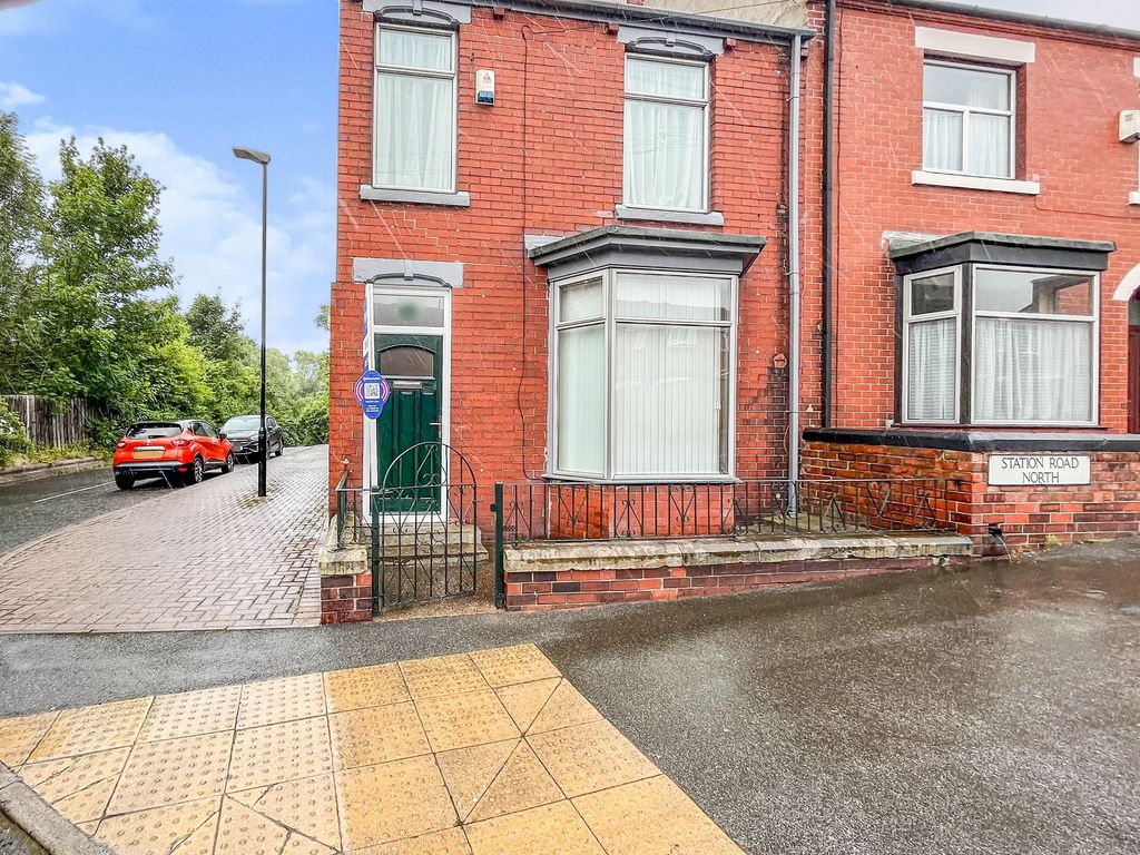 3 bed semidetached house for sale in Station Road North, HettonLe