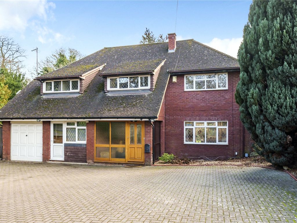 5 bed detached house for sale in The Dell, Kempston, Bedford