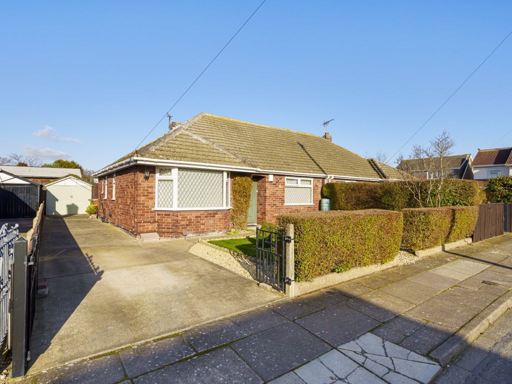 2 bed bungalow for sale in Rivan Avenue, Scartho DN33 Zoopla