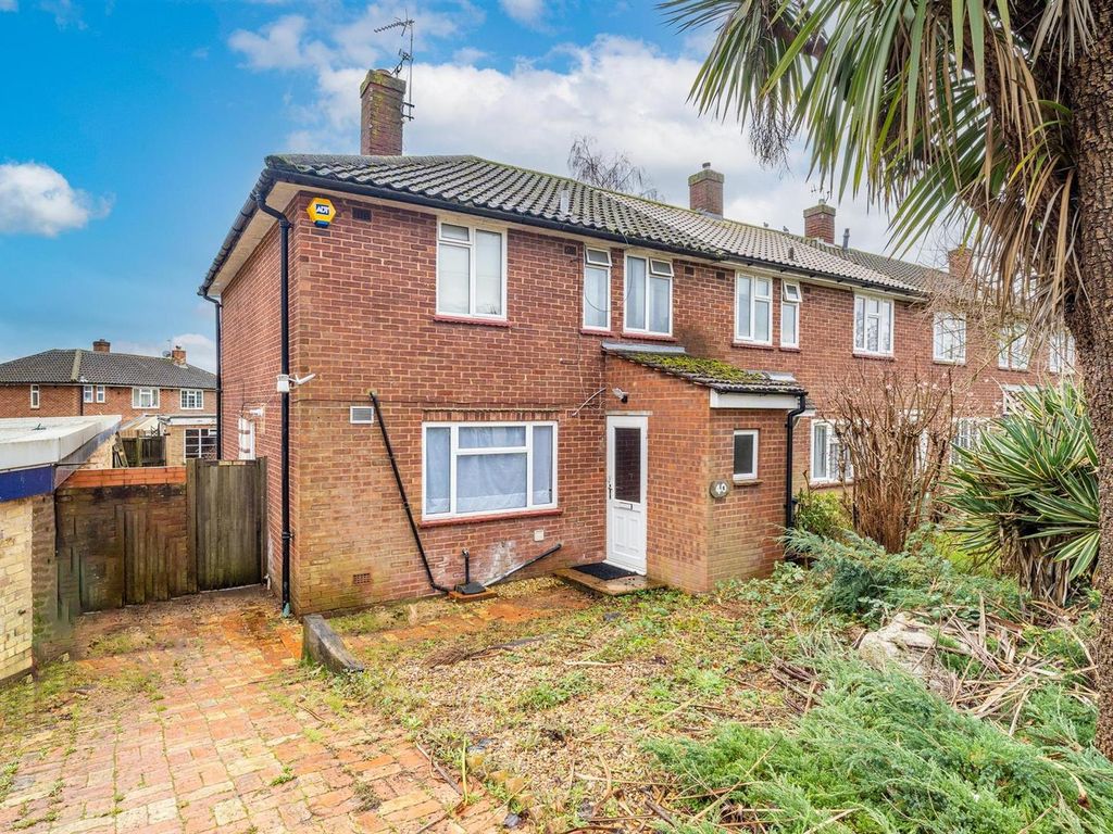 3 bed semidetached house for sale in Crown Road, Borehamwood WD6, £