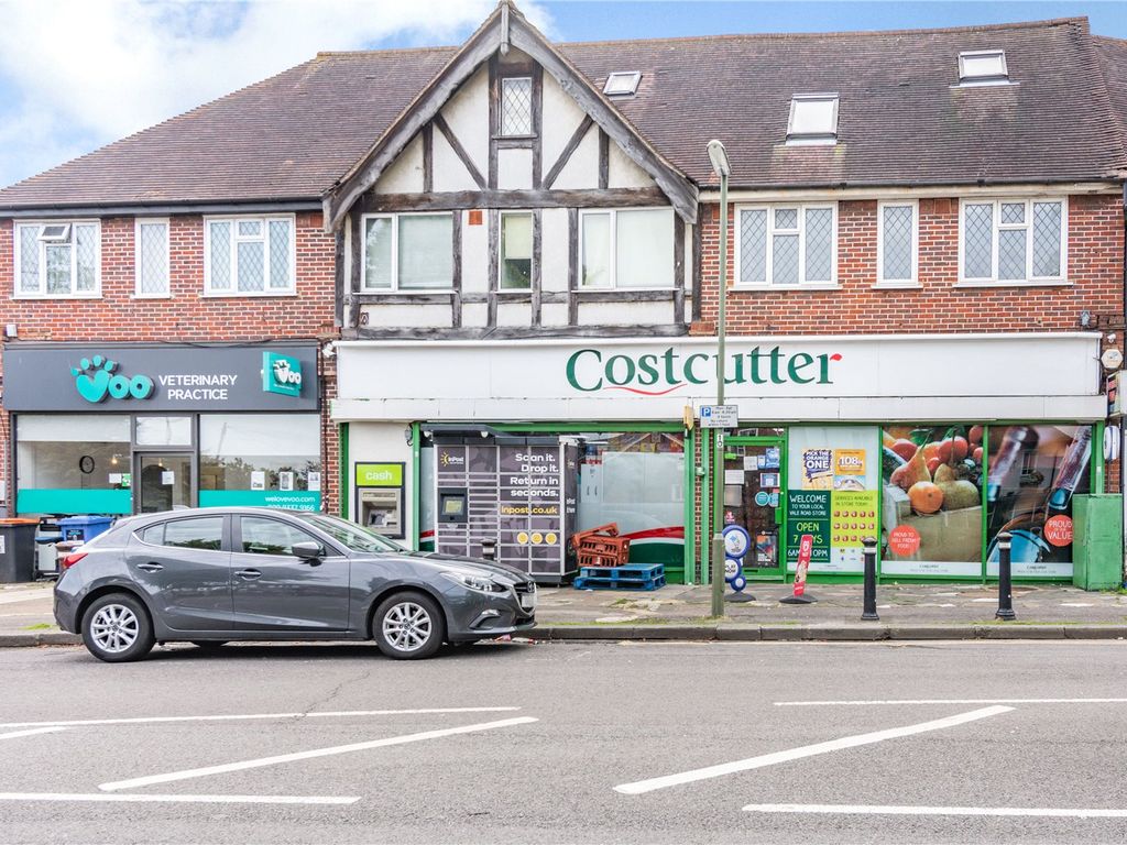 4 bed for sale in The Parade, Vale Road, Worcester Park, Surrey KT4 Zoopla