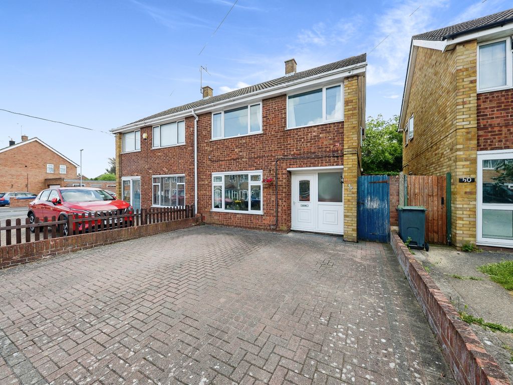 3 bed semidetached house for sale in Paddock Close, Luton LU4 Zoopla