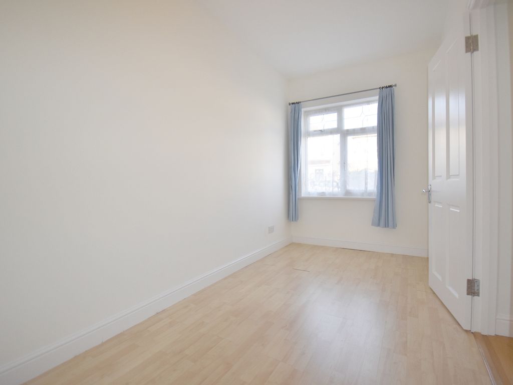 Room to rent in Canberra Road, Bexleyheath DA7 Zoopla