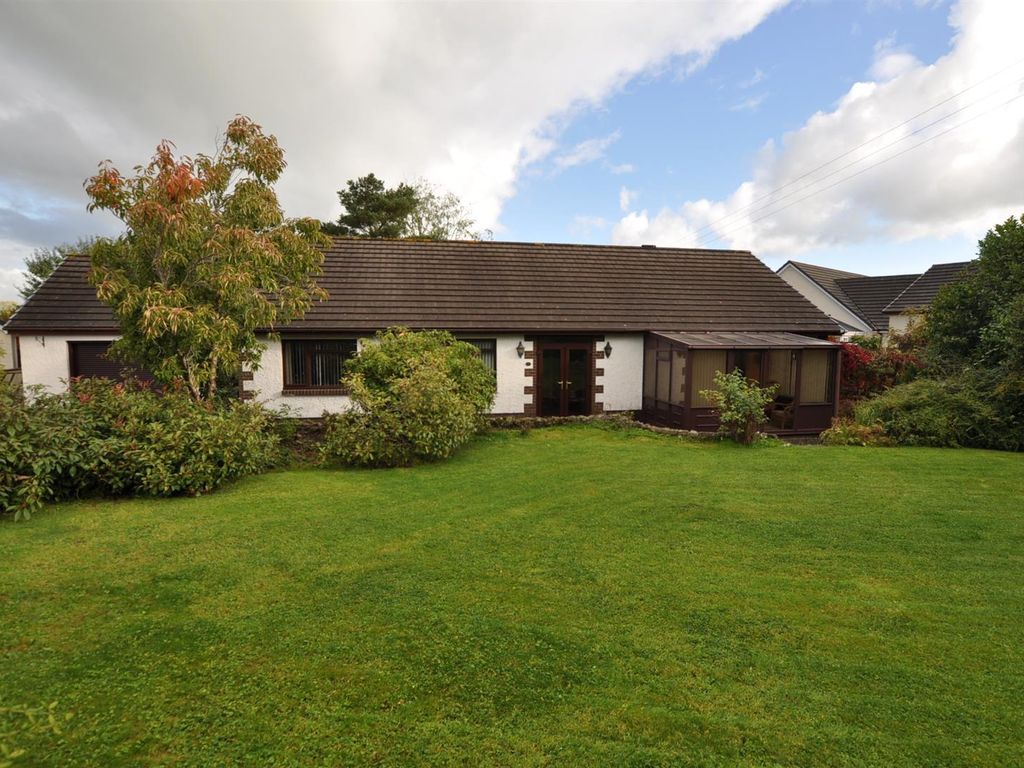 4 bed detached bungalow for sale in Gerddi Mair, St. Clears, Carmarthen