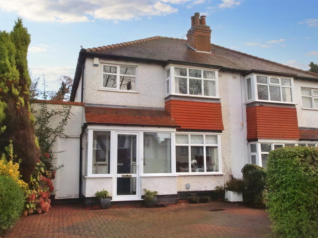 3 bed property for sale in Court Oak Grove, Harborne, Birmingham B32