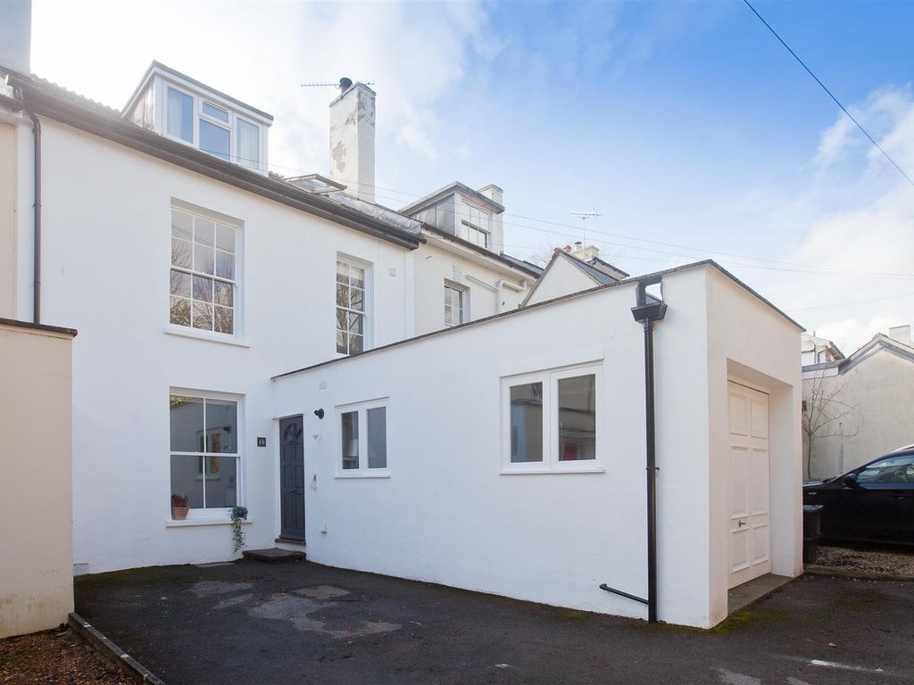 4 bed town house to rent in Glenmore Road, Salisbury SP1 Zoopla