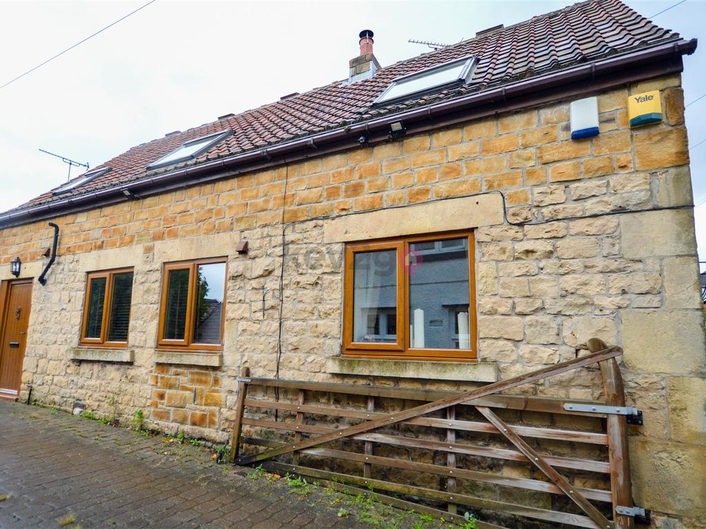 2 bed linkdetached house for sale in Kye Lane, Harthill, Sheffield S26, £220,000 Zoopla