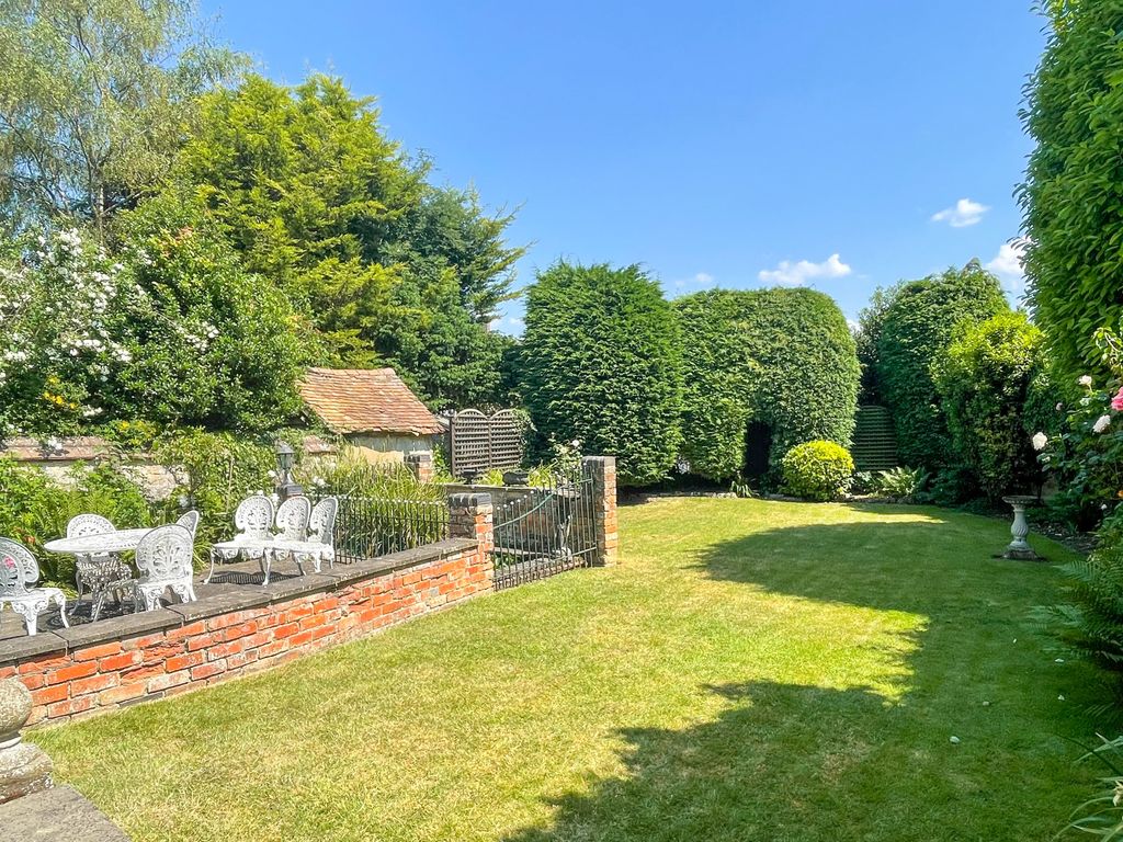 4 bed detached house for sale in High Street, Long Crendon