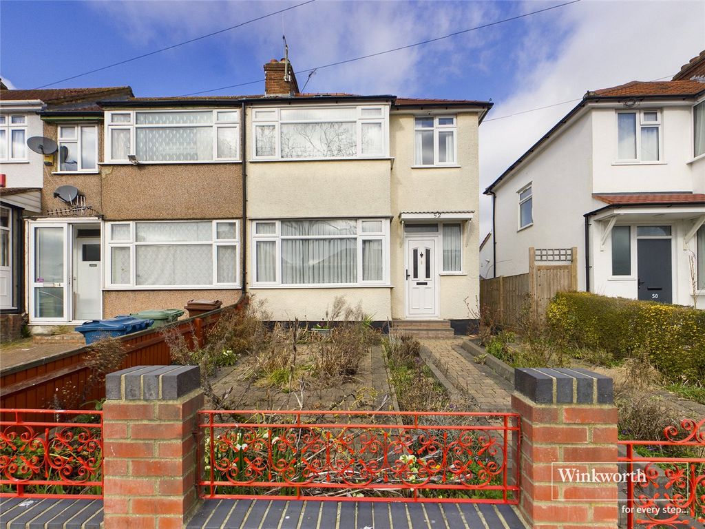 3 bed end terrace house for sale in Gainsborough Gardens, Edgware HA8
