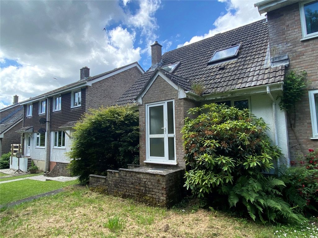 5 bed semidetached house for sale in Pendray Gardens, Dobwalls