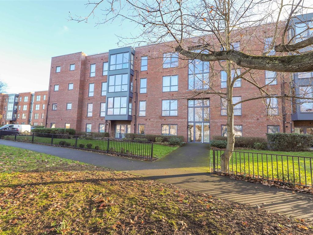 Willoughby Avenue, Uxbridge UB10  