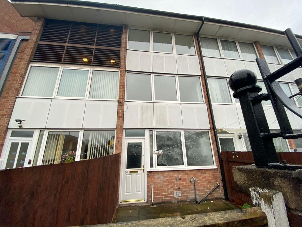 3 bed town house for sale in Stubbs Road, Leicester LE4, £230,000 Zoopla