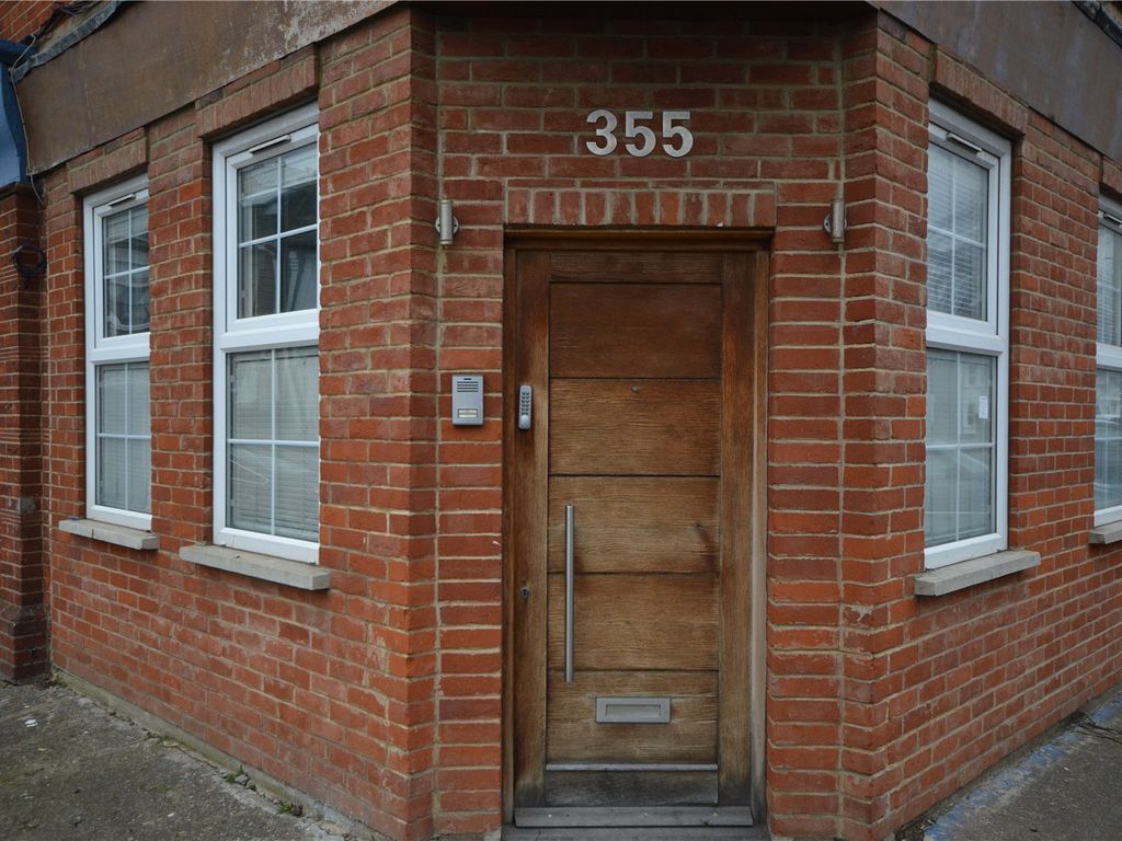 1 bed flat to rent in Hanworth Road, Hounslow TW3 Zoopla